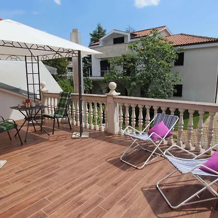 Apartment In Malinska/insel Krk 27336 Malinska